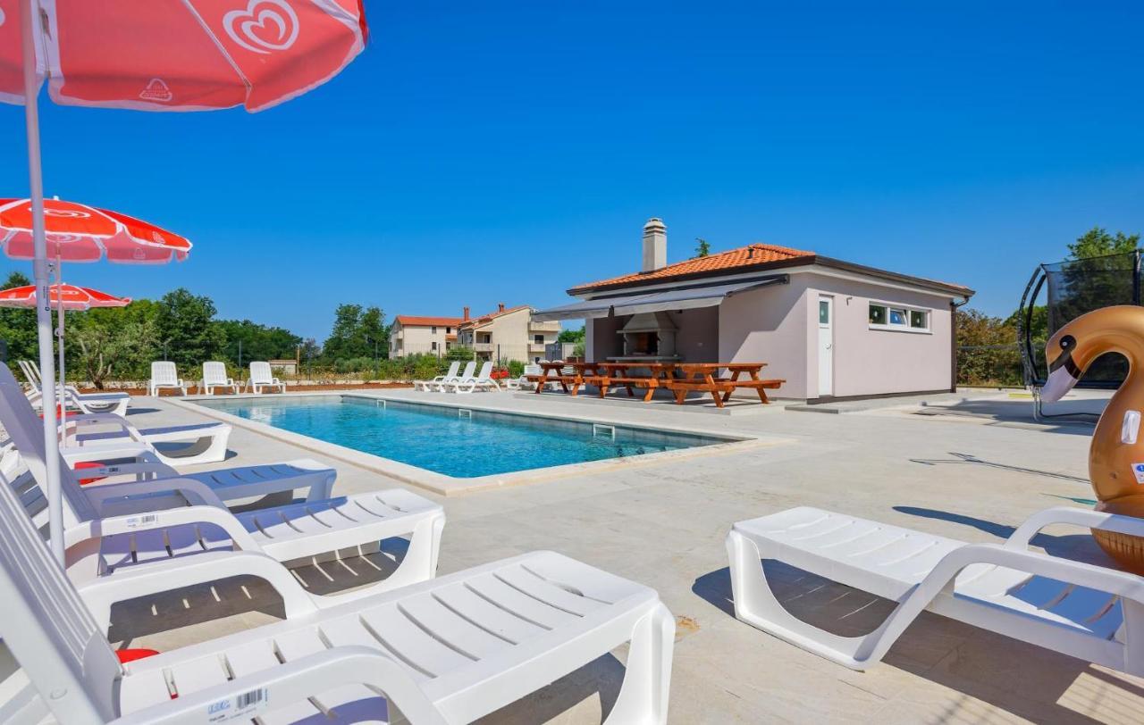 Apartmani Lucija Пореч Экстерьер фото