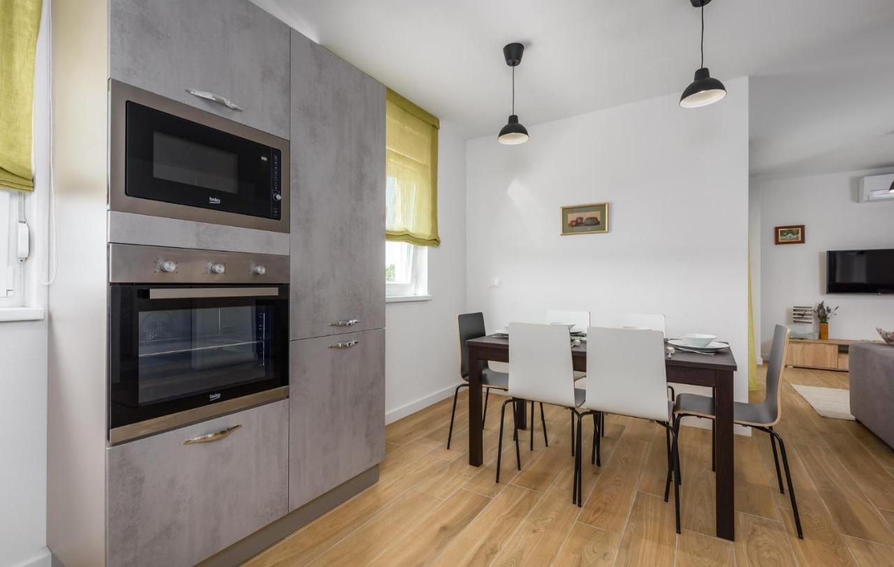 Apartmani Lucija Пореч Экстерьер фото