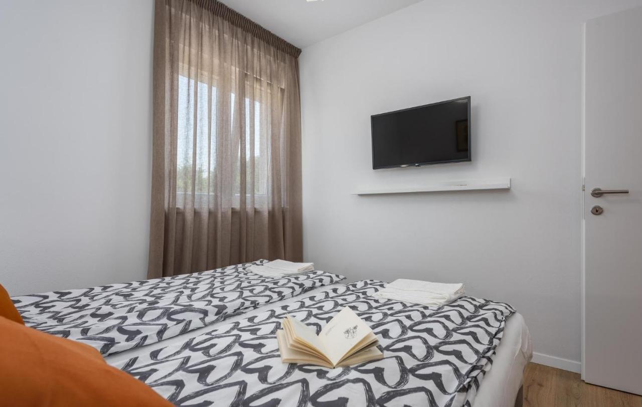 Apartmani Lucija Пореч Экстерьер фото