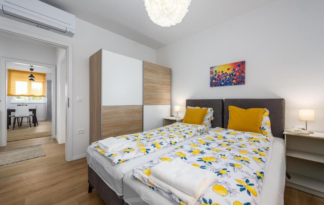 Apartmani Lucija Пореч Экстерьер фото